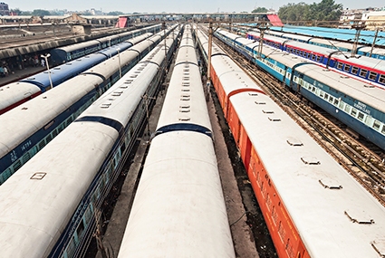 Trains Between Delhi and Mumbai